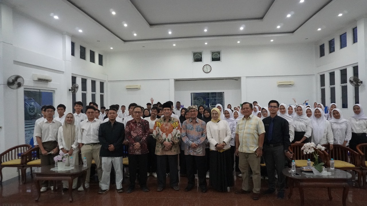 Edukasi Generasi Muda, Institut Mahardika gelar AI Amazing Superclass 2025